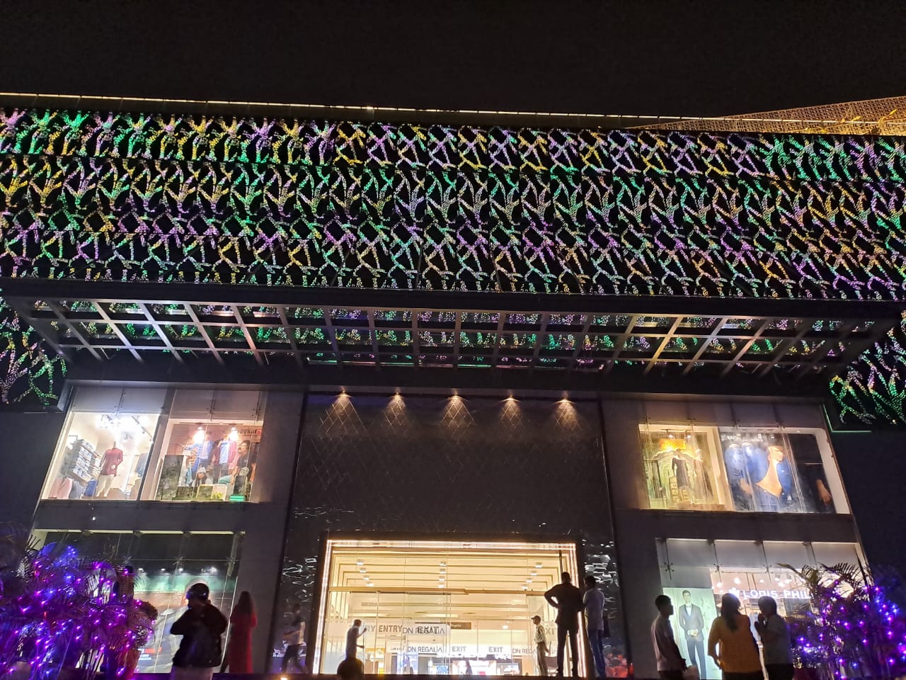 DN Regalia Mall — LED lighting facade execution.